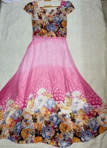 Pink Floral Dress🩷🤍