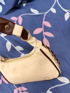 Bazaaro Handbag - Chic &amp; Stylish