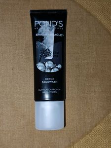 Pond&#39;s Detox Facewash