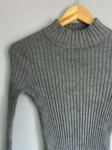 Gray Ribbed Knit Top