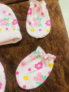 Floral Baby Hat &amp; Mitten Set