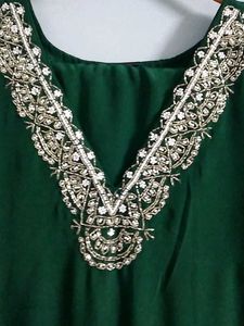 Embroidered Green Kurta And Pant Set