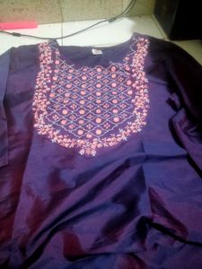 Women Embroidered Kurta (Purple 💜)