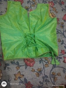 🔥Pink or Parrot Green Lahenga🔥
