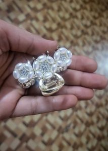 Pearl Flower Hair Claw Clip