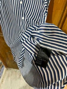 H&amp;M WOMEN BLUE STRIPED SLEEVELESS SHIRT (S)