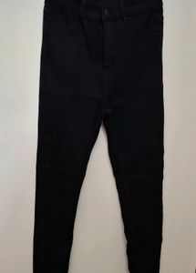 Black High-Waisted Skinny Jeans