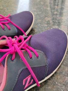 Volley Canvas Shoes - Size 7