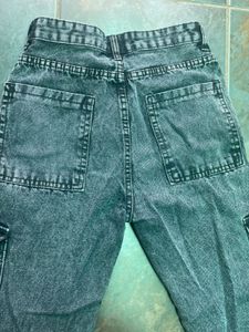 Cargo jeans, size small