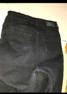 WOMAN BLACK skinny Fit High Rise Clean Stretchable