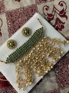 Green necklace set