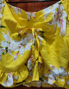 Floral Yellow Top:3