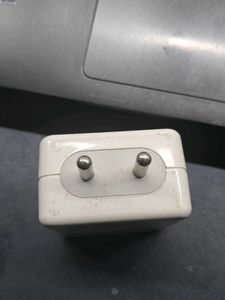 OnePlus Wrap charger adapter