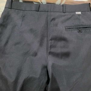 A Gently Used Black Color Pleated Pant