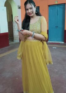 Triangle Cut Blouse And Lehenga