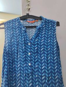 Sleeveless Blue Kurti