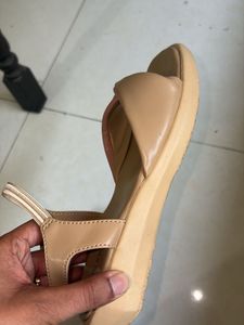 Elegant Walkway Sandals