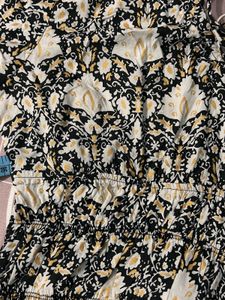 Zudio Crop Top Golden Morif Design Detail