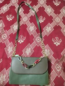 CHARLES & KEITH