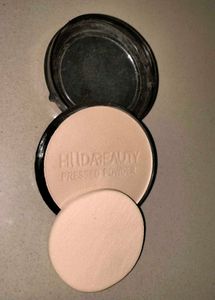 Huda Beauty Pressed matte Powder