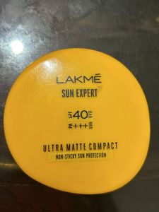 Lakme Sun Expert Compact Powder