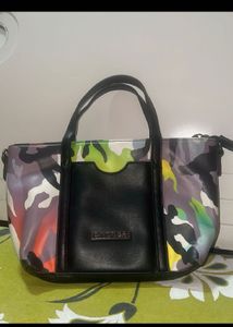 CAPRESE Stylish Handbag