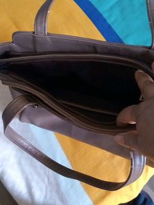 Ladies Leather Bag 🎒