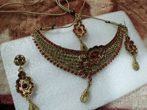 Red Golden Necklace With Earrings And Maantika
