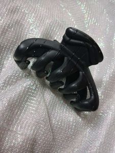 Black Hair Claw Clip