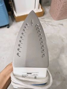 USHA SI 3713 1300 W Steam Iron