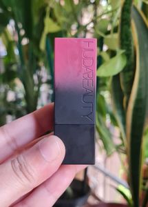 Huda Beauty Lipstick