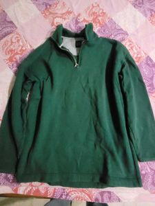 Sweetshirt With Cap