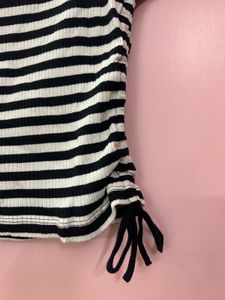 Zudio Black &amp; White Ribbed Tshirt