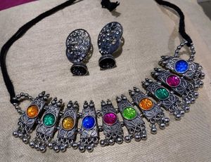 Black Mattle Nacklace