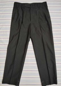 Men 32 Waist Pant - Like New