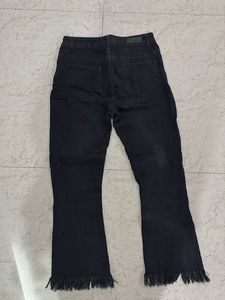 DEAL JEANS Black Frayed Hem Jean