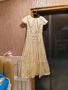 Elegant Beige Gown With 5 Linings (Almost 🆕)