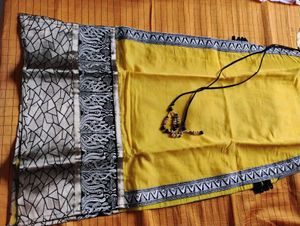Women New Straight Festival Kurta