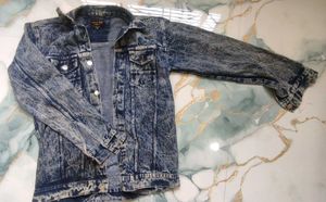 (URGENT)LIGHTLY USED DENIM JACKET FOR MEN.