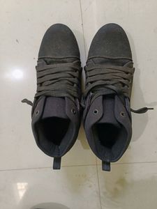 Women Stylish Flat Boots.