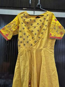 Elegant Wedding Gown WITH Bandani Dupata