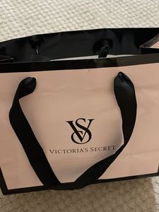Victoria&#39;s Secret Paper Bag