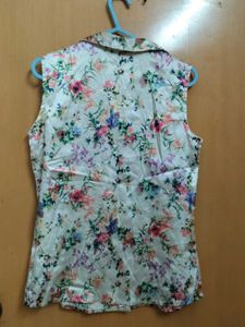 Floral Sleeveless Blouse