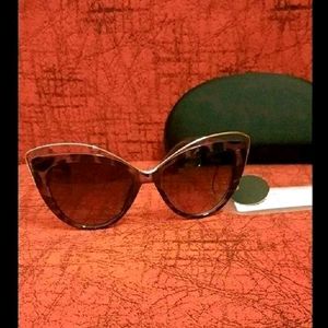 Stylish Cat-Eye Sunglasses