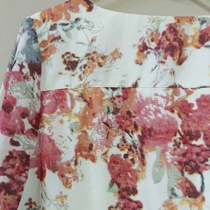 Harpa Floral Top