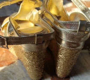 Marc Loire Golden Heels 👠