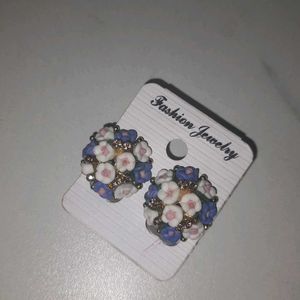Blue &amp; White Flower Studs With Golden Stones Work