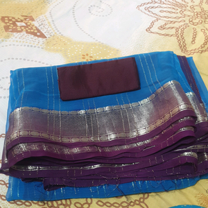 light weight sarre   without  blouse  but extra  one blouse piece   available