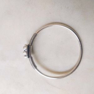 925 Silver Oxidised Pink And White Stone Open Kada