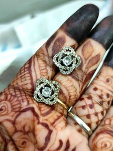 Sparkling Floral Earrings